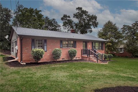 301 Oakfield Avenue sold home in 99 Wyatt, Easley, SC