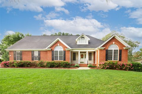 402 Quail Hollow Road