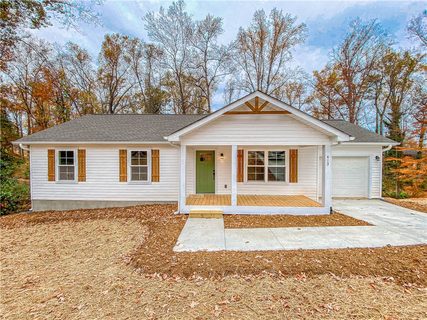413 Sherwood Drive sold home in Sherwood Forest, Seneca, SC