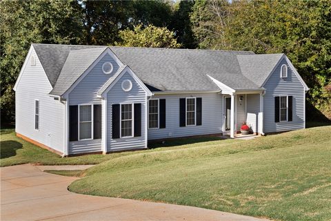 107 Wisteria Way sold home in Whispering Oaks, Pendleton, SC