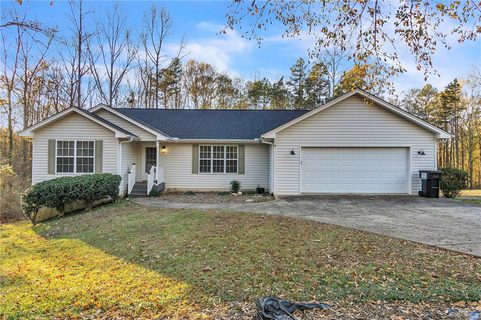 113 Lake Front Road sold home in Townville Lake, Townville, SC