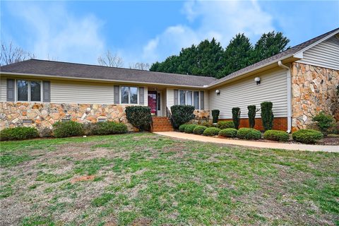 1402 Stonehurst Drive sold home in Hanover (Anderson), Anderson, SC