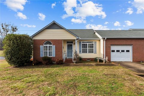 800 Autumn Oaks sold townhome in Autumn Oaks, Anderson, SC
