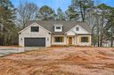 725 Coneross Creek Road sold home in Seneca, SC