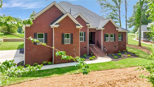 1817 Cross Creek Drive