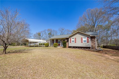 302 Meadow Drive sold home in Southern Meadow, Seneca, SC