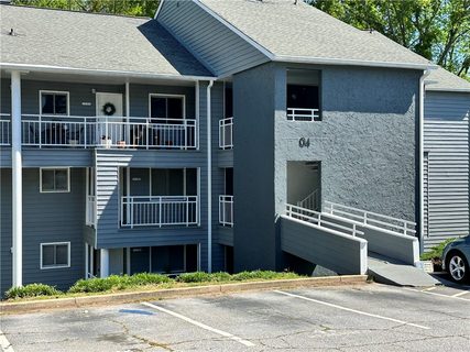 404 Northlake Drive