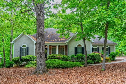 906 Shadow Oaks Drive