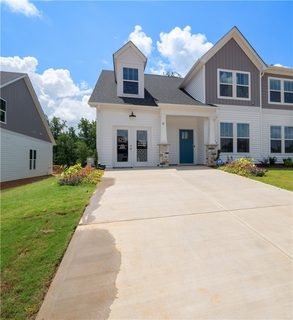 10 Thornfield Drive