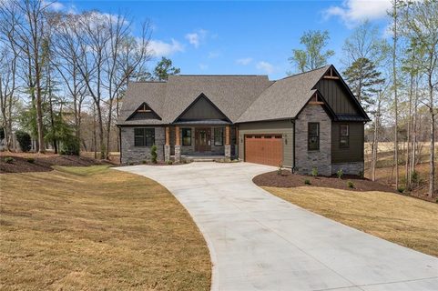 804 Grey Oaks Drive