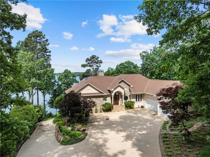 805 Clearlake Pointe sold home in Waterford Sub, Seneca, SC