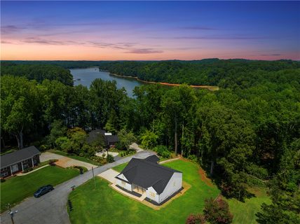 400 Lakewood Drive sold home in Lakewood, Anderson, SC
