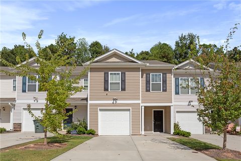 305 Oakmont Valley Trail sold home in Townes at Oakmont, Seneca, SC