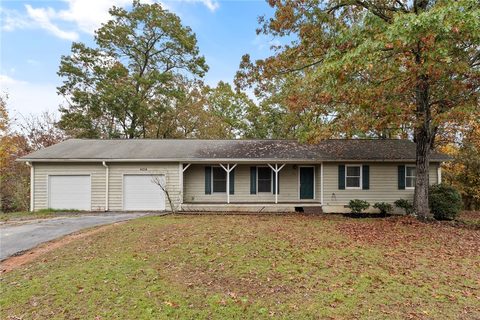 4014 Creekside Drive sold home in Enchanted Hills, Seneca, SC