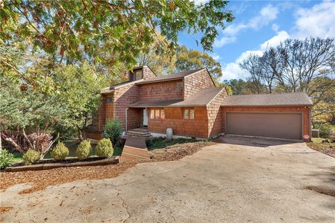 2500 Cobbs Way
