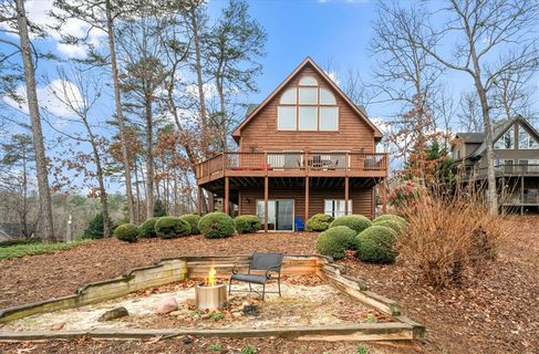 221 Serenity Bay Drive sold home in Serenity Bay, Seneca, SC