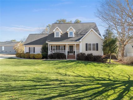 105 Ridgestone Drive sold home in Greystone Creek, Central, SC