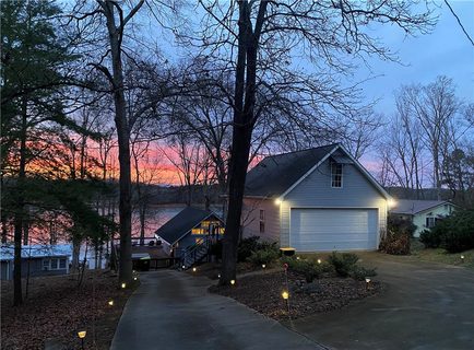 307 Lakeview Drive sold home in Forest Acres, Townville, SC