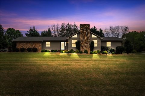 1500 Moorehead Place sold home in Century Hills, Pendleton, SC