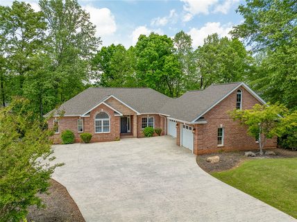 Homes in Emerald Pointe, Seneca