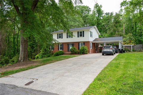 110 Briarwood Drive sold home in Briarwood, Belton, SC