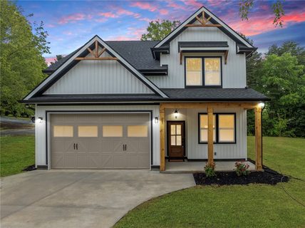 205 Fisherman Lane sold home in Keowee Cove, Seneca, SC