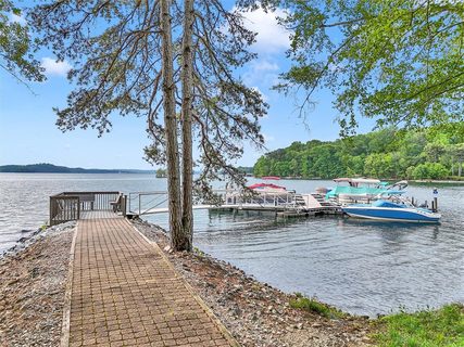 3 Harbour View Drive sold home in Keowee Harbours, Salem, SC