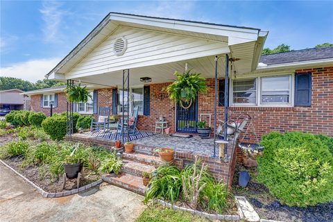 203 Greenmeadow Circle sold home in Greenbriar, Anderson, SC
