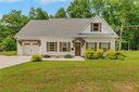122 Hunters Woods Drive sold home in Simpsonville, SC