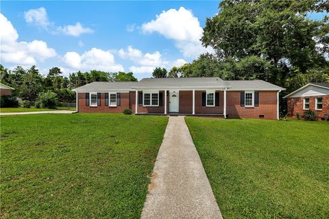 2305 Poplar Lane