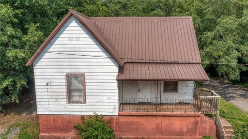 200 C Street active home in Abney Mills, Anderson, SC