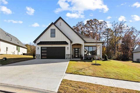 105 Pine Hill Way active home in Kingswood Cottages, Clemson, SC
