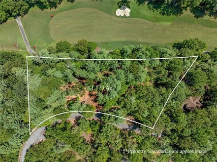 117 Links View Court active lot in Cliffs At Keowee Vineyards, Sunset, SC