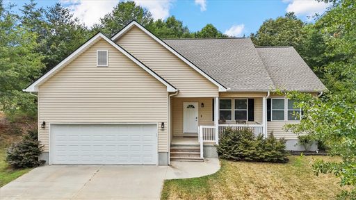 121 Bridgeview Drive sold home in Blumefield Est, Anderson, SC