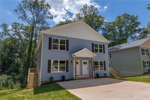 122 A And B Brookmeade Drive
