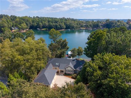 6021 Lake Point East Drive sold home in Knollwood Manor, Seneca, SC