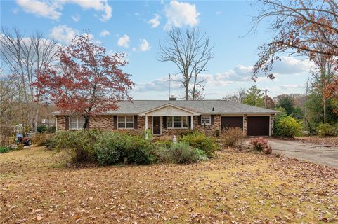 402 Little John Trail sold home in Sherwood Forest, Anderson, SC
