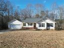 437 Burns Mill Road sold home in West Union, SC