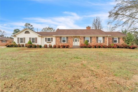 300 Woodfern Circle active home in Stonewall Woods, Anderson, SC