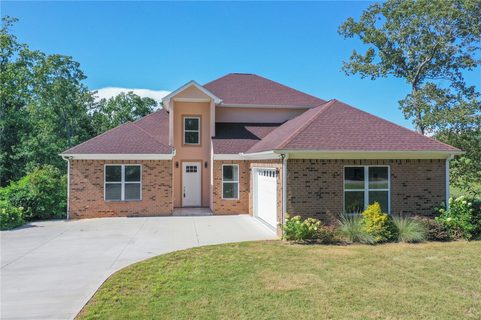 102 Topsail Drive active home in Top Sail Bay, Anderson, SC