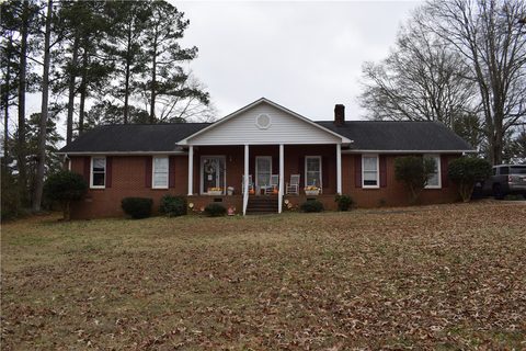 703 Centerville Road
