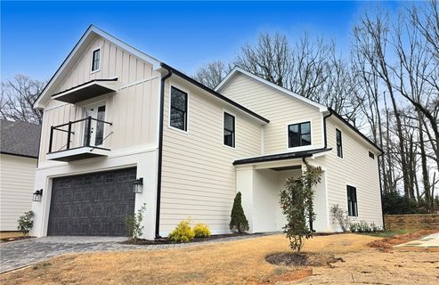 113 Market Bay Court active home in South Main Place, Simpsonville, SC
