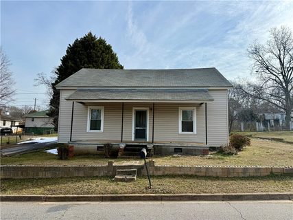 316 J Street sold home in Appleton Mill V, Anderson, SC