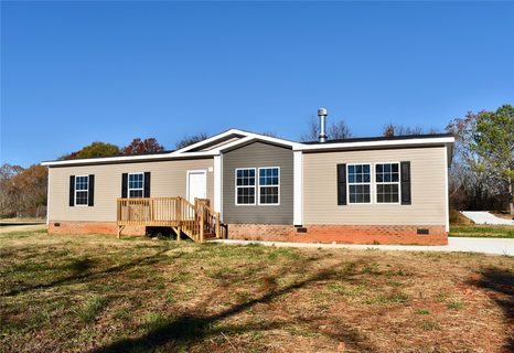 Homes in The Lakes, Anderson