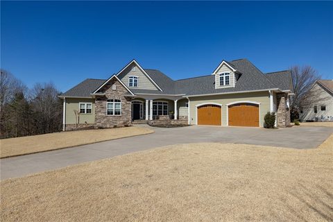 Homes in Blue Mountain Estates, Seneca