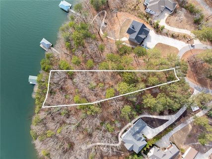 537 Peninsula Road pending home in Peninsula Pointe South, West Union, SC
