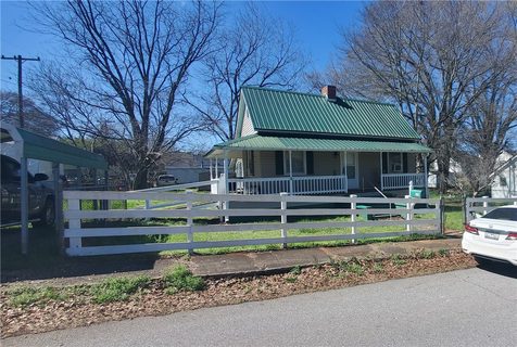 114 Hampton Street active home in Pelzer Mill Village, Pelzer, SC