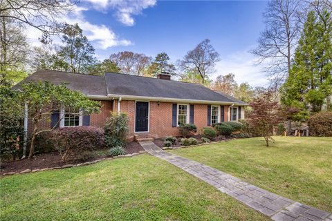 102 Cherokee Road active home in Clemson Heights, Clemson, SC