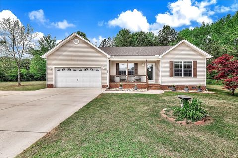 Homes in Hunters Glen, Anderson