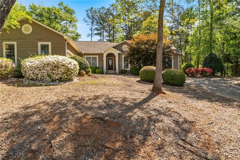 3607 Rocky Creek Drive active home in Cross Creek Plantation, Seneca, SC